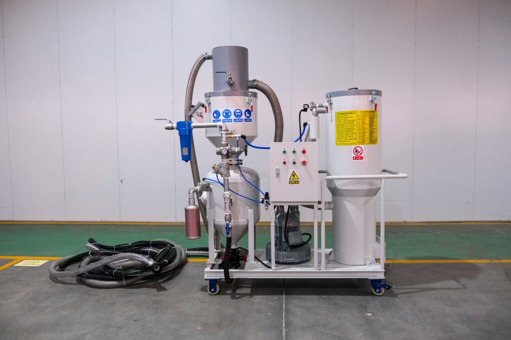 vacuum blasting machine、Automatic recycling type sand blast machine