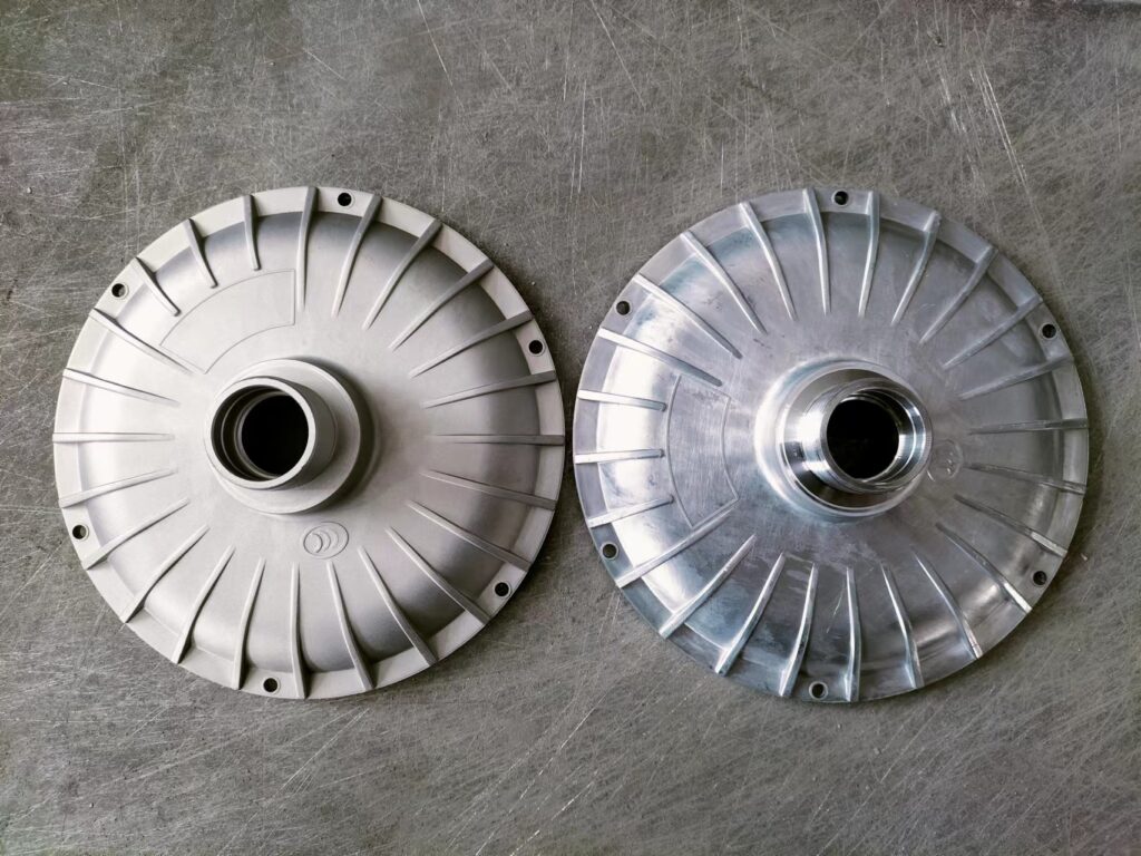 This picture is a comparison of the effect before and after treatment by Taisheng's sand blast machine.
